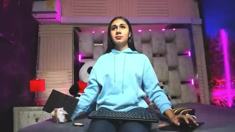 mahiara hot online show from May 4, 12:55 pm