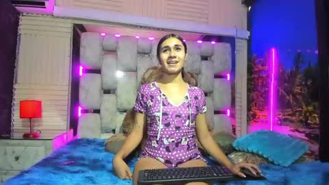 mahiara hot online show from June 19, 3:18 pm