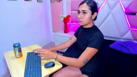 mahiara hot online show from July 7, 1:48 pm