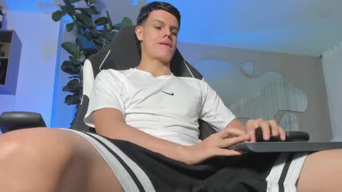 MAICOL  online show from May 15, 2:20 am