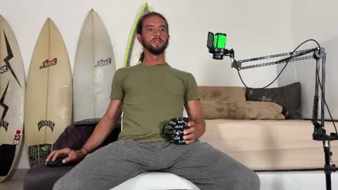 Mack  Makingmoans Twitter online show from June 22, 12:39 am