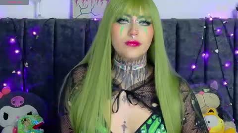 maliciaxpoison online show from June 27, 5:46 am
