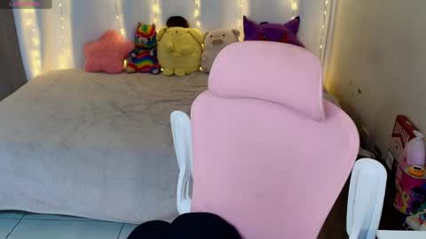 maliciaxpoison online show from June 5, 5:25 am