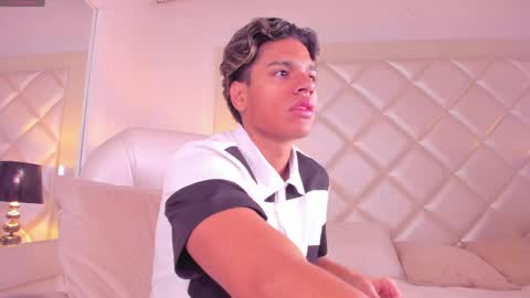 marco_deluxe online show from May 17, 1:31 pm