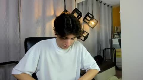 marcoviolet online show from June 26, 8:14 pm