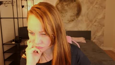 Margo Kellly online show from April 29, 2:38 am