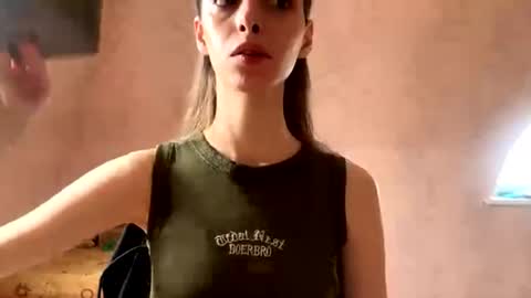 Anny online show from June 29, 7:05 am