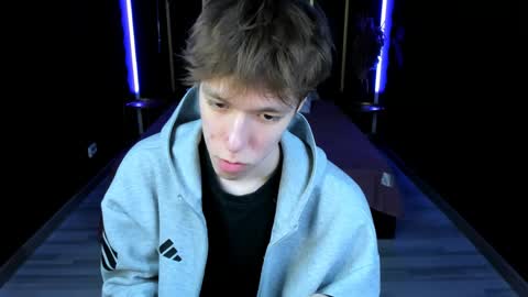 Mark online show from May 22, 2:35 pm