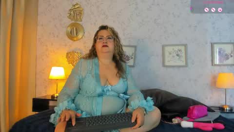 Martina Caicedo online show from June 5, 10:42 am