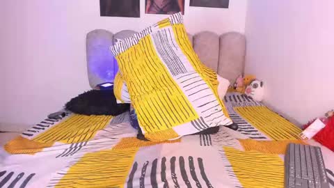 Mary online show from May 8, 10:15 pm