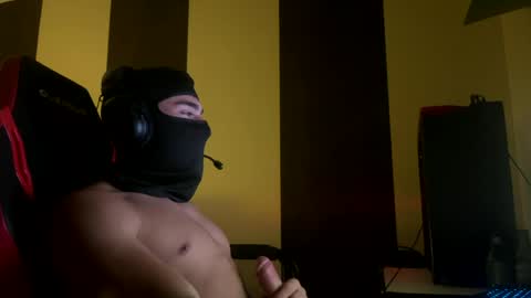 maskedheat_ online show from July 25, 10:51 pm