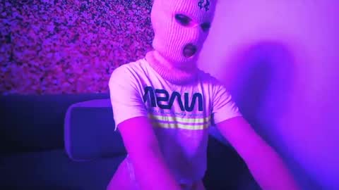 maskedseductress724 online show from June 23, 10:38 pm