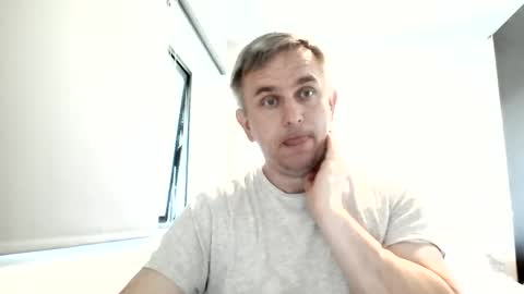 matureontheedge online show from May 31, 10:58 am