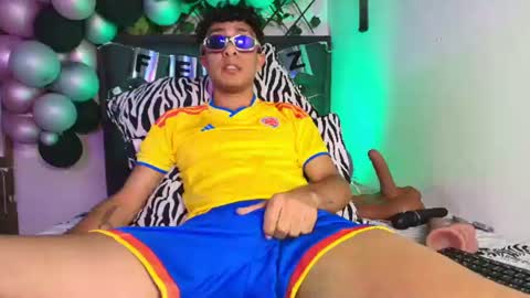maxi_and_evan online show from July 3, 8:13 pm