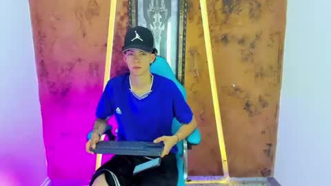 maximo online show from June 22, 4:53 am