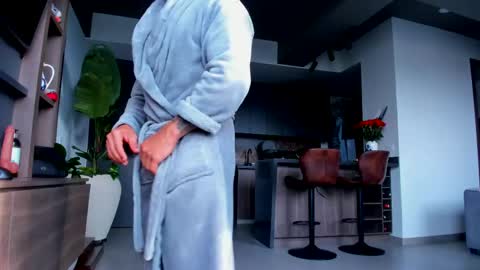 maximo_and_marcelo online show from May 16, 12:04 pm