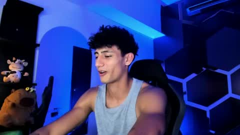 Maximo online show from July 8, 7:06 pm