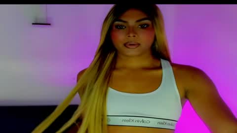 maykaa_a online show from June 1, 8:59 am
