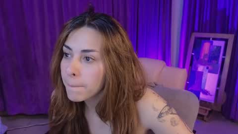                 Laura                 online show from May 30, 11:58 pm