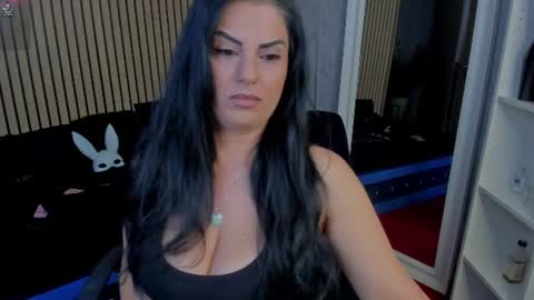 Miss Meghan or MM    online show from July 13, 11:36 am