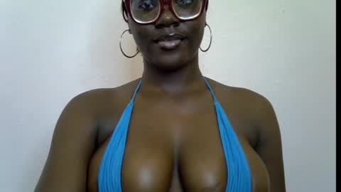 melanin_queen12 online show from August 8, 11:53 am