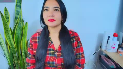    Independent model online show from May 26, 3:23 am
