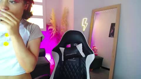 melody701583as online show from May 21, 2:12 pm