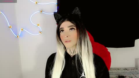mia califa online show from May 26, 4:07 am