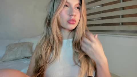 M I A  online show from May 7, 8:04 pm