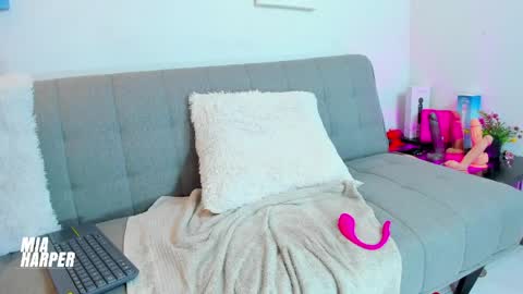 Mia online show from May 8, 2:50 am