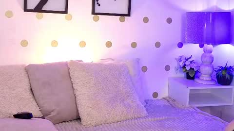 Mia online show from July 11, 12:26 am