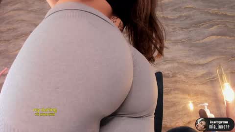 mia_luxor online show from May 12, 4:05 pm