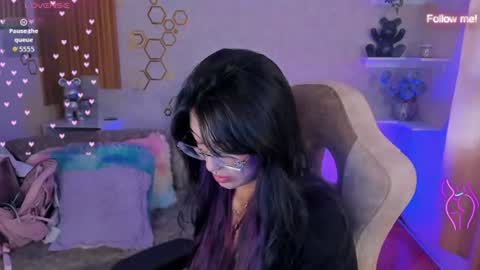 Mia online show from June 10, 5:12 pm