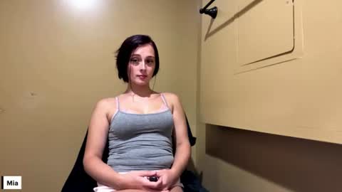 miaaellie online show from July 15, 4:18 am