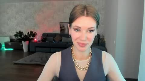 Mia online show from June 2, 4:36 am