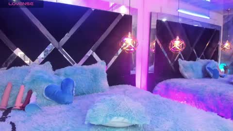 Mia online show from May 16, 3:25 am