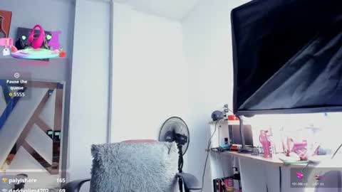 Mia online show from July 28, 7:39 pm
