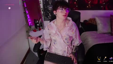 Lili online show from May 5, 5:25 am