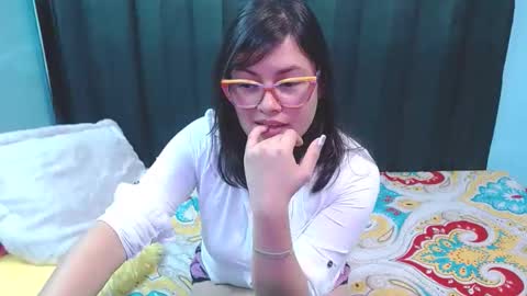 mia online show from June 5, 5:18 pm