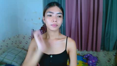 Pau and jence online show from May 17, 9:18 am
