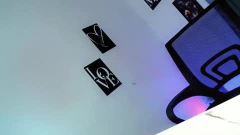 midnight_mystique18 online show from May 23, 7:10 pm