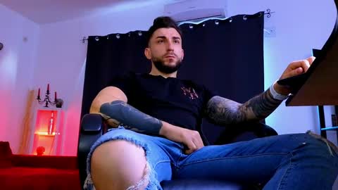 MightyAaron online show from June 5, 3:35 am
