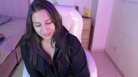 M I I A     online show from May 31, 7:59 pm