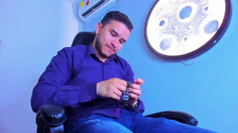 Mike  online show from May 5, 11:38 am