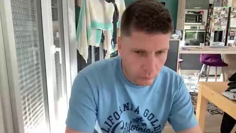 miklp8463 online show from May 7, 7:15 am