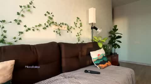 Milana   online show from June 7, 1:27 pm