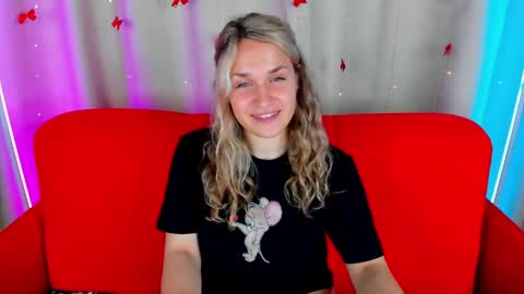 milkablond online show from May 9, 2:50 am