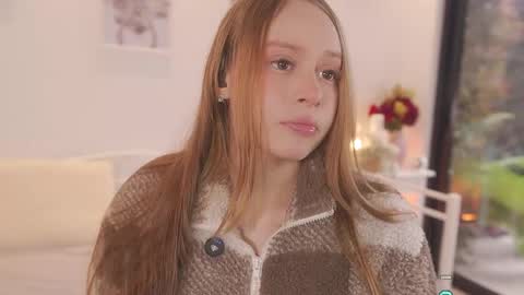 milky_0 online show from May 24, 7:53 pm