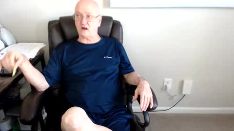 millenium0129 online show from June 4, 6:14 pm