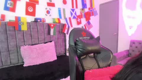 miller_silvana online show from June 20, 11:49 am